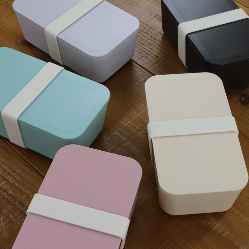 平らなフタのシンプルなランチボックス「SUKITTO」　1段750ml　ベージュ